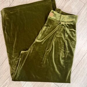 Commense Olive Green Velvet Skirt